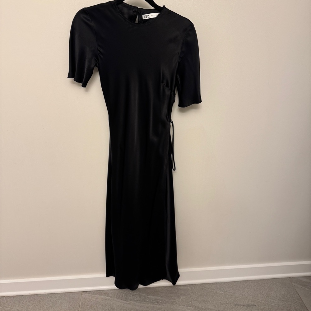 Zara Round Neck Short Sleeve Tie Wrap Waist Black Satin Midi Dress XS